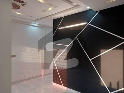 1 Bedroom Ready Apartment Available For Sale Just 30 Second Drive From Main Gate!! 1 Bedroom Ready Apartment Available For Sale Just 30 Second Drive From Main Gate!!
