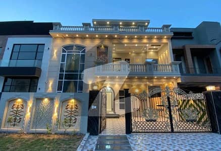 سٹی ہاؤسنگ سوسائٹی گوجرانوالہ میں 6 کمروں کا 10 مرلہ مکان 4.2 کروڑ میں برائے فروخت۔