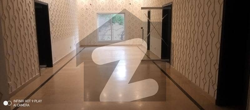 1 Kanal Commercial House Is Available For Rent 1 Kanal Commercial House Is Available For Rent