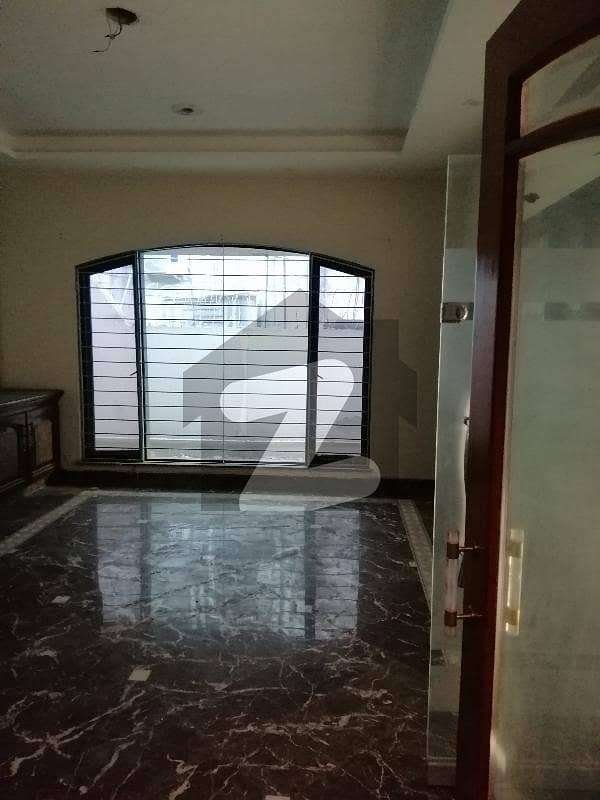 گلبرگ لاہور میں 8 کمروں کا 2 کنال مکان 9.0 لاکھ میں کرایہ پر دستیاب ہے۔ گلبرگ لاہور میں 8 کمروں کا 2 کنال مکان 9.0 لاکھ میں کرایہ پر دستیاب ہے۔