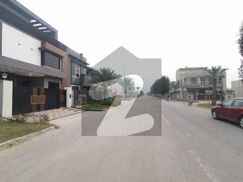 Stunning 10 Marla House For Rent In EE on 60ft road In Citi Housing