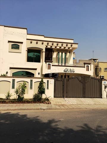 10 Marla Brand New House For Rent In CC Block Sector D Bahria Town Lahore With Gas