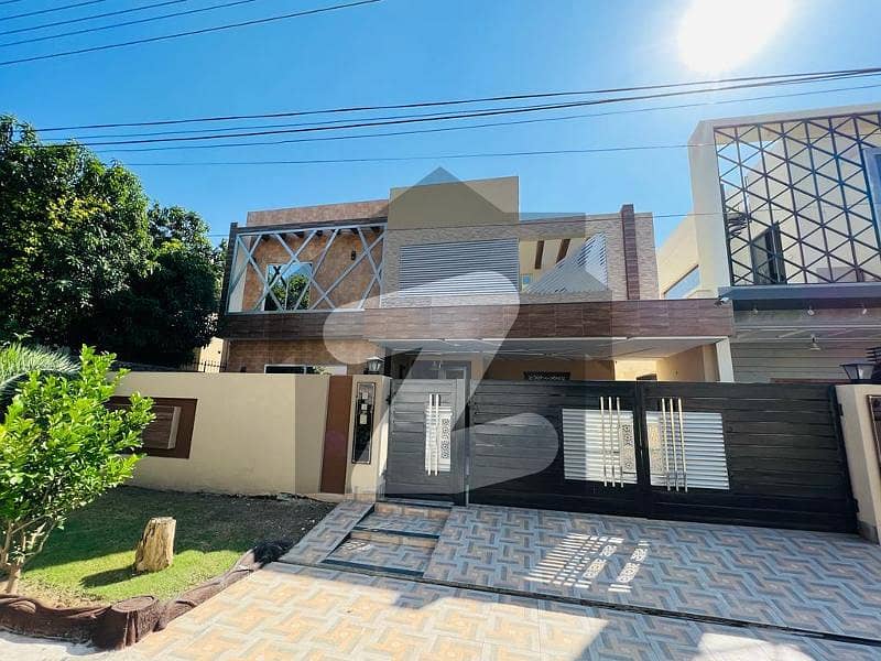 KANAL 60 FEET ROAD HOUSE FOR SALE KANAL 60 FEET ROAD HOUSE FOR SALE
