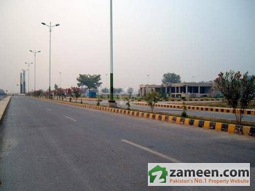 150 Feet Main Road&#039;s W Block Plot for Sale in DHA Phase 7