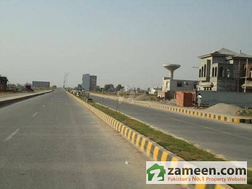 150 Feet Road - 1 Kanal Outclass Location Plot For Sale In Phase 7