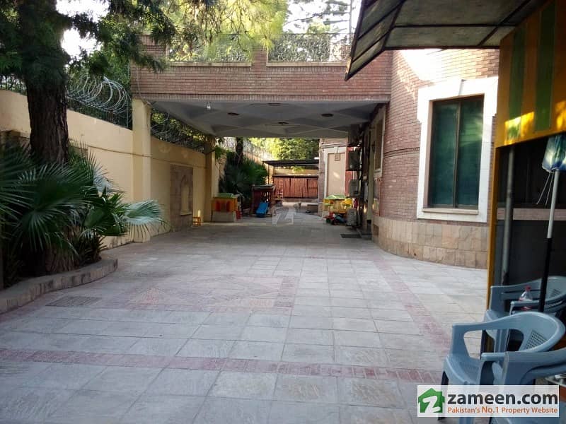 F-8 Prime Location House 16000 sq feet With Extra Land 4 Kanal