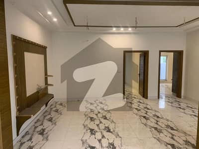 سٹی ہاؤسنگ سرگودھا روڈ سٹی ہاؤسنگ,فیصل آباد میں 8 کمروں کا 4 کنال مکان 17.0 کروڑ میں برائے فروخت۔