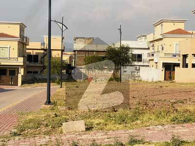 Corner 10 Marla With Extra Land Plot For Sale