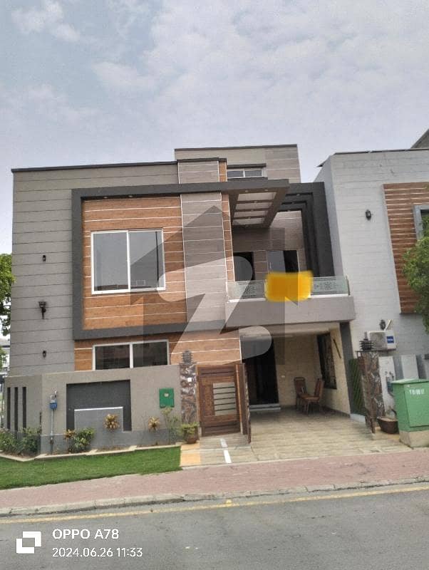 5 Marla brand new corner mainbluward VIP beautiful luxury house low price investor rate for sale in bahria town Lahore