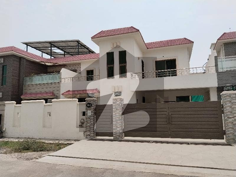 14 Marla 4 Bed Special House For Sale