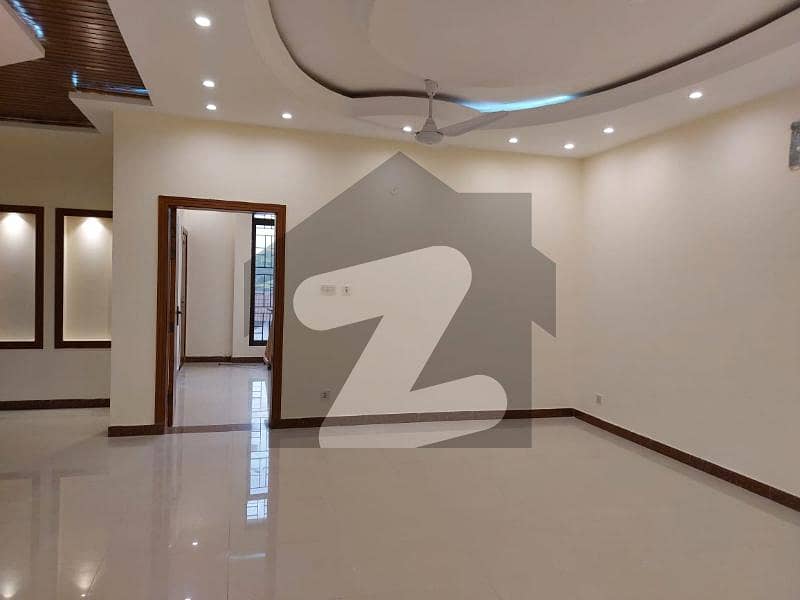 10 Marla Park Face Double Storey Full House 10 Marla Park Face Double Storey Full House
