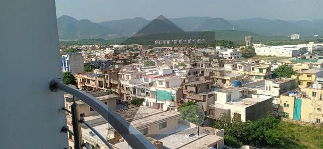 کیپیٹل ریزڈنشیا مرگلہ ہِلز-2,ای ۔ 11,اسلام آباد میں 4 کمروں کا 11 مرلہ فلیٹ 1.25 لاکھ میں کرایہ پر دستیاب ہے۔