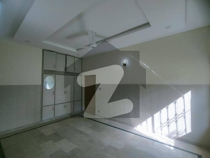 40x80 Beautiful Location House Available For Rent In I-8 40x80 Beautiful Location House Available For Rent In I-8