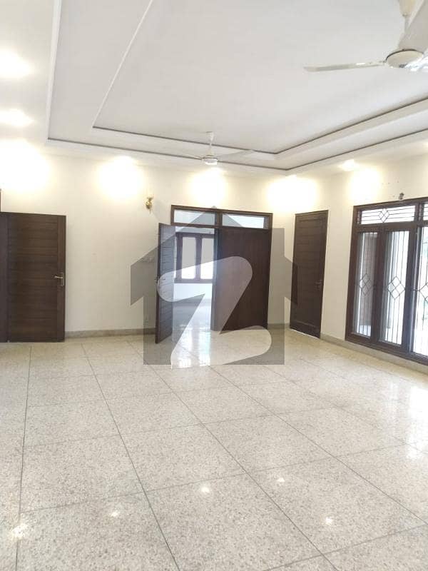 F-10 Outclass Three Bed Portion For Rent F-10 Outclass Three Bed Portion For Rent