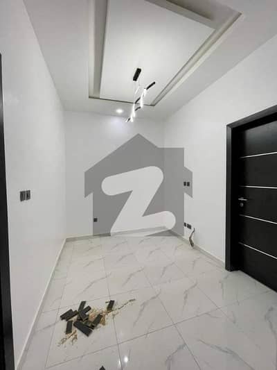 10 MARLA HOUSE IS AVAILABLE FOR SALE IN GULBERG