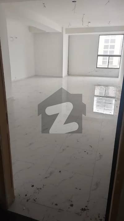 گلبرگ 3 گلبرگ,لاہور میں 1 کمرے کا 2 مرلہ دفتر 50.0 ہزار میں کرایہ پر دستیاب ہے۔