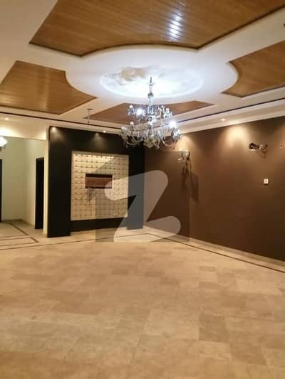 ایم ایم عالم روڈ گلبرگ,لاہور میں 2 کنال Studio عمارت 60.0 کروڑ میں برائے فروخت۔