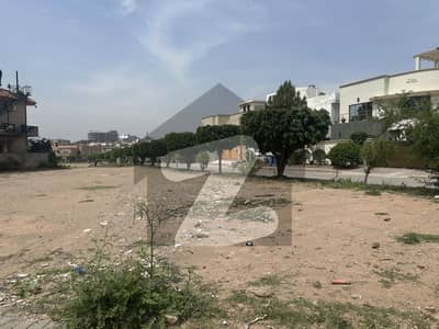 بحریہ ٹاؤن فیز 5 بحریہ ٹاؤن راولپنڈی,راولپنڈی میں 1 کنال رہائشی پلاٹ 4.75 کروڑ میں برائے فروخت۔