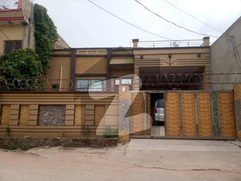 9 Marla Single Storey House Available For Sale. 9 Marla Single Storey House Available For Sale.