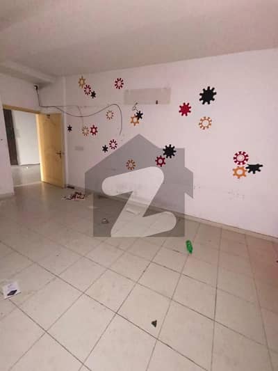 الحفیظ ہائٹس مین بلیوارڈ گلبرگ,گلبرگ,لاہور میں 1 کمرے کا 2 مرلہ دفتر 30.0 ہزار میں کرایہ پر دستیاب ہے۔