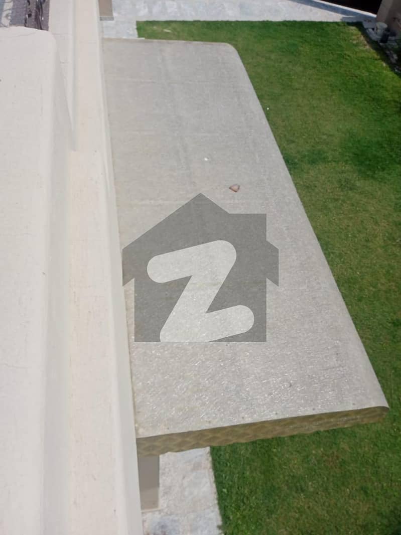 32 