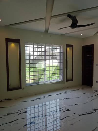 ڈی ایچ اے فیز 2 - سیکٹر ڈی ڈی ایچ اے ڈیفینس فیز 2,ڈی ایچ اے ڈیفینس,اسلام آباد میں 6 کمروں کا 1 کنال مکان 10.5 کروڑ میں برائے فروخت۔ ڈی ایچ اے فیز 2 - سیکٹر ڈی ڈی ایچ اے ڈیفینس فیز 2,ڈی ایچ اے ڈیفینس,اسلام آباد میں 6 کمروں کا 1 کنال مکان 10.5 کروڑ میں برائے فروخت۔