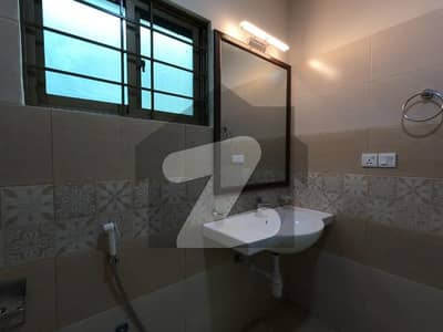 عسکری 5 ۔ سیکٹر جے عسکری 5,ملیر کنٹونمنٹ,کینٹ,کراچی میں 5 کمروں کا 15 مرلہ مکان 7.55 کروڑ میں برائے فروخت۔