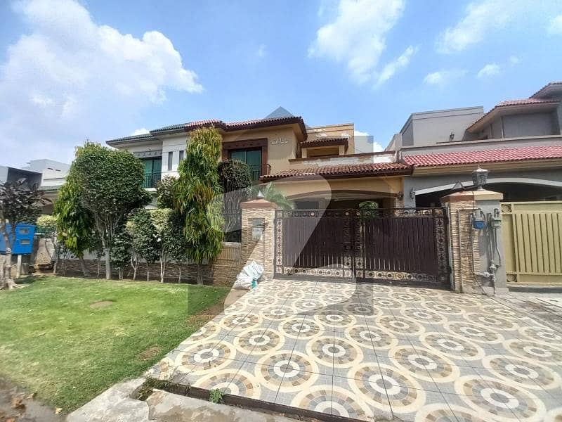 14 Marla Lower Portion With Gas For Rent In Lake City