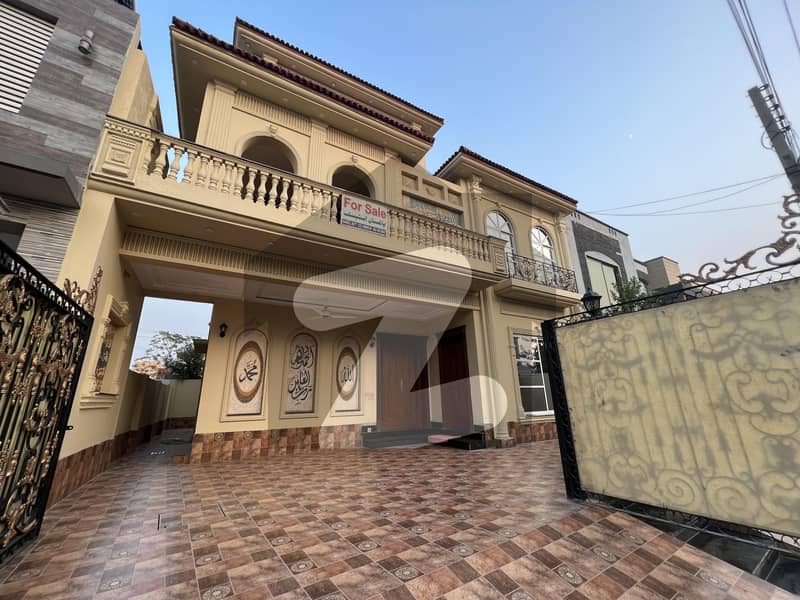 10 Marla Spanish Brand House For Sale In Tariq Gardens 10 Marla Spanish Brand House For Sale In Tariq Gardens