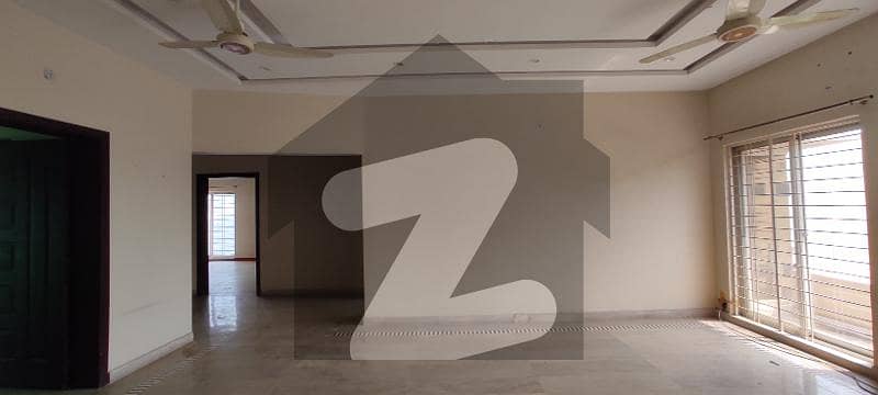 3 Bed 1 Kanal Upper Portion Available For Rent 3 Bed 1 Kanal Upper Portion Available For Rent