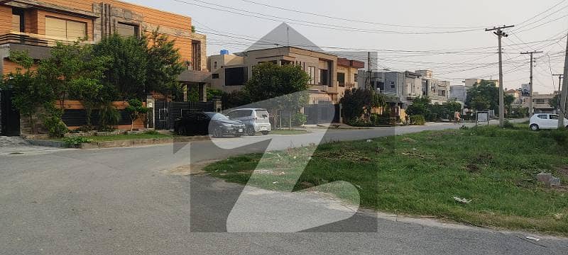 4 Marla Corner Commercial Plot Available For Sale 4 Marla Corner Commercial Plot Available For Sale