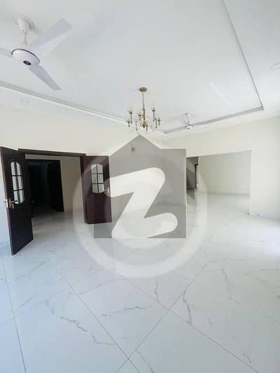 فالکن کمپلیکس نیوملیر ملیر,کراچی میں 5 کمروں کا 1 کنال مکان 11.5 کروڑ میں برائے فروخت۔