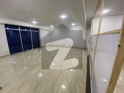 Beautiful House In The Vincity Of Lalazar Avenue Safe And Secure House