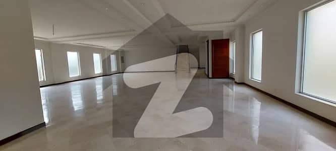 گلبرگ لاہور میں 5 کمروں کا 2 کنال دفتر 25.0 لاکھ میں کرایہ پر دستیاب ہے۔