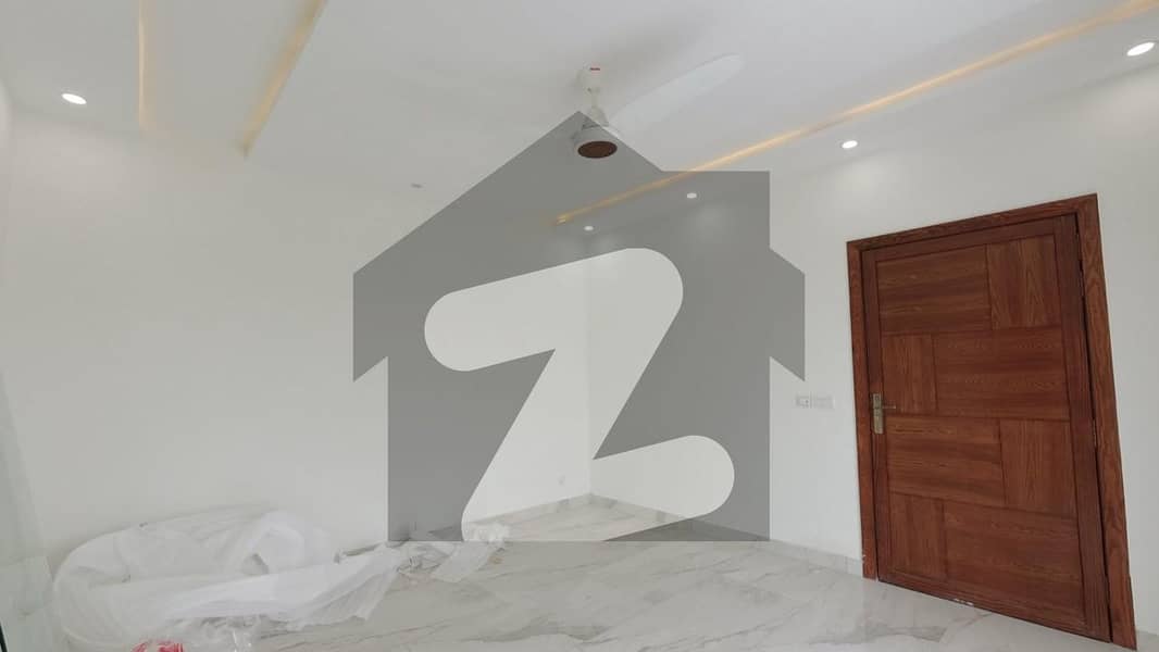 Luxurious 4- Bedroom Two Storey Penthouse For Sale In Askari 11 Luxurious 4- Bedroom Two Storey Penthouse For Sale In Askari 11