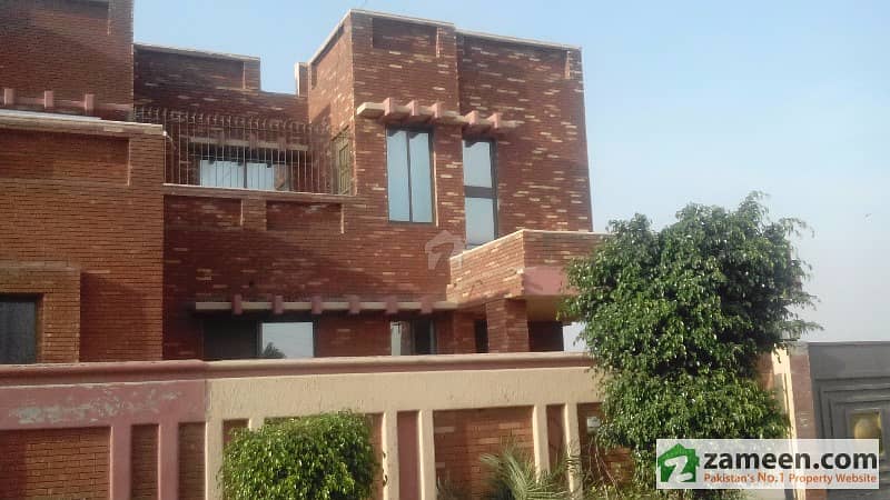 10 Marla double story home in DHA PHASE 8 POSSESSION