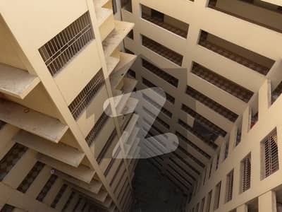 ڈائمنڈ ریذیڈنسی ڈیفینس ویو فیز 2,ڈیفینس ویو سوسائٹی,کراچی میں 3 کمروں کا 8 مرلہ فلیٹ 2.5 کروڑ میں برائے فروخت۔