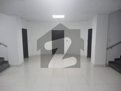 700
