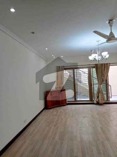 Ground Portion 14 Marla For Rent