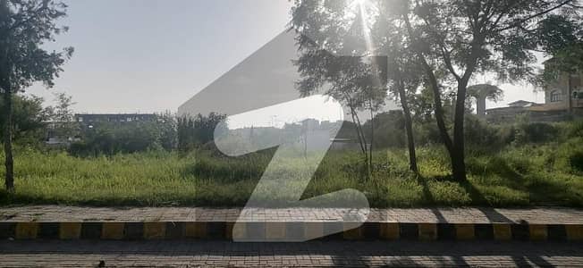 نیول اینکریج - بلاک کے نیول اینکریج,اسلام آباد میں 1 کنال رہائشی پلاٹ 3.25 کروڑ میں برائے فروخت۔