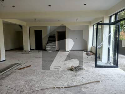 جی ۔ 8 اسلام آباد میں 1 کنال عمارت 9.0 لاکھ میں کرایہ پر دستیاب ہے۔
