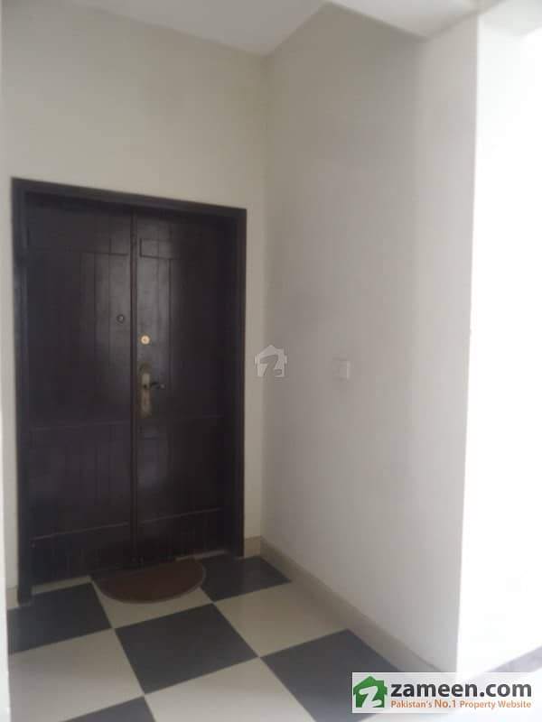 1st Floor Flat Is Available For Rent