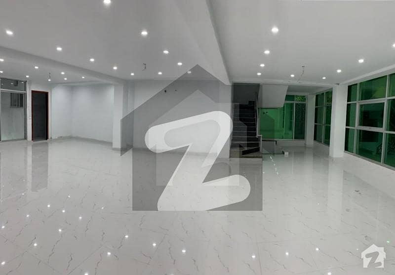 گلبرگ 3 گلبرگ,لاہور میں 1 کنال دفتر 7.5 لاکھ میں کرایہ پر دستیاب ہے۔