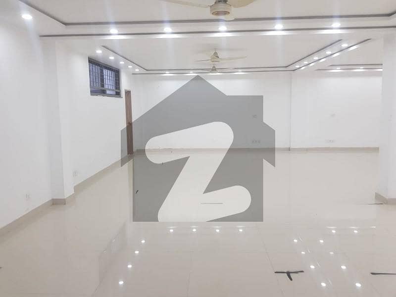 9900 Sq Ft Commercial Hall For Rent Gulberg 3