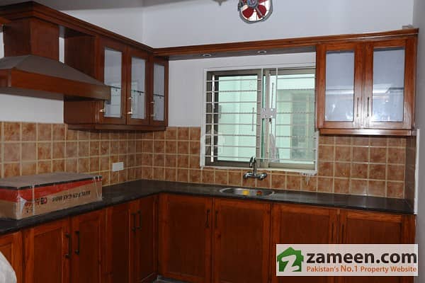 4- Marla Single Story House for Rent in Nishat Colony