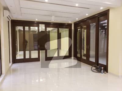 3 Kanal Commercial House Is Available For Rent