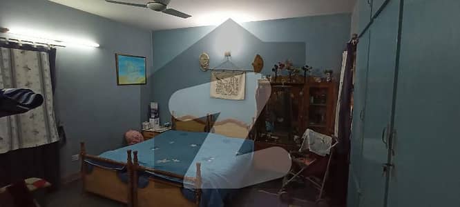 آئی ۔ 8 اسلام آباد میں 3 کمروں کا 14 مرلہ مکان 9.75 کروڑ میں برائے فروخت۔