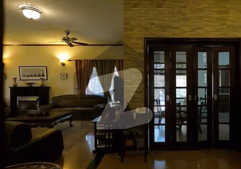 HOUSE AVAILABLE FOR SALE HOUSE AVAILABLE FOR SALE