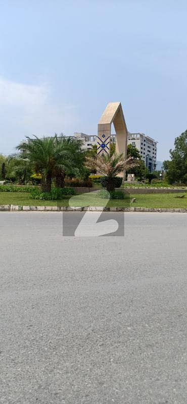 جی ۔ 11/3 جی ۔ 11,اسلام آباد میں 8 کنال کمرشل پلاٹ 24.0 ارب میں برائے فروخت۔