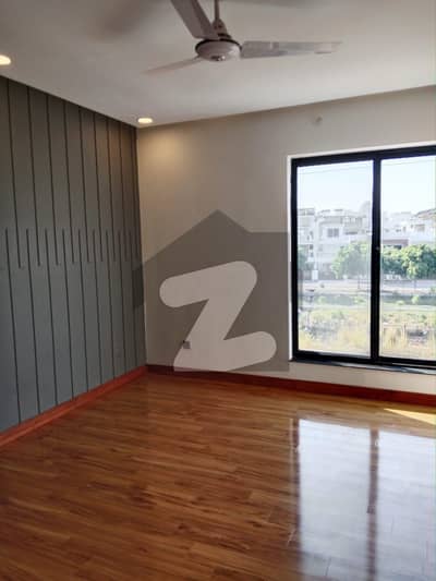 1Kanal Dead End Designer House for Sale In Sector C